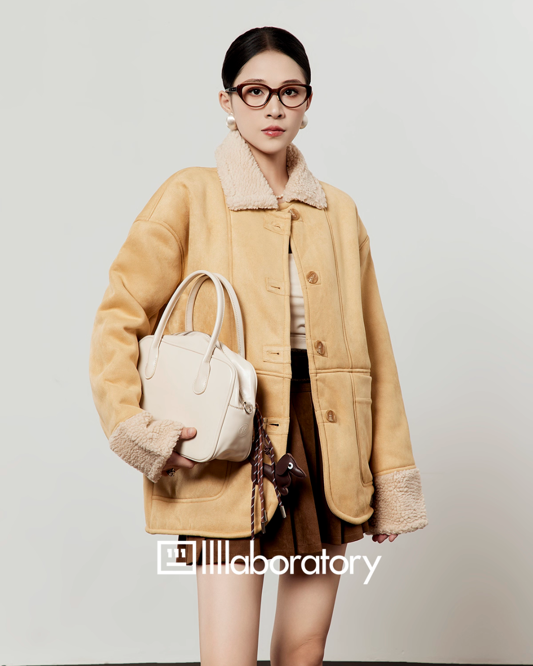 Boa Collar Jacket/Brown Pleated Skirt LLA0555