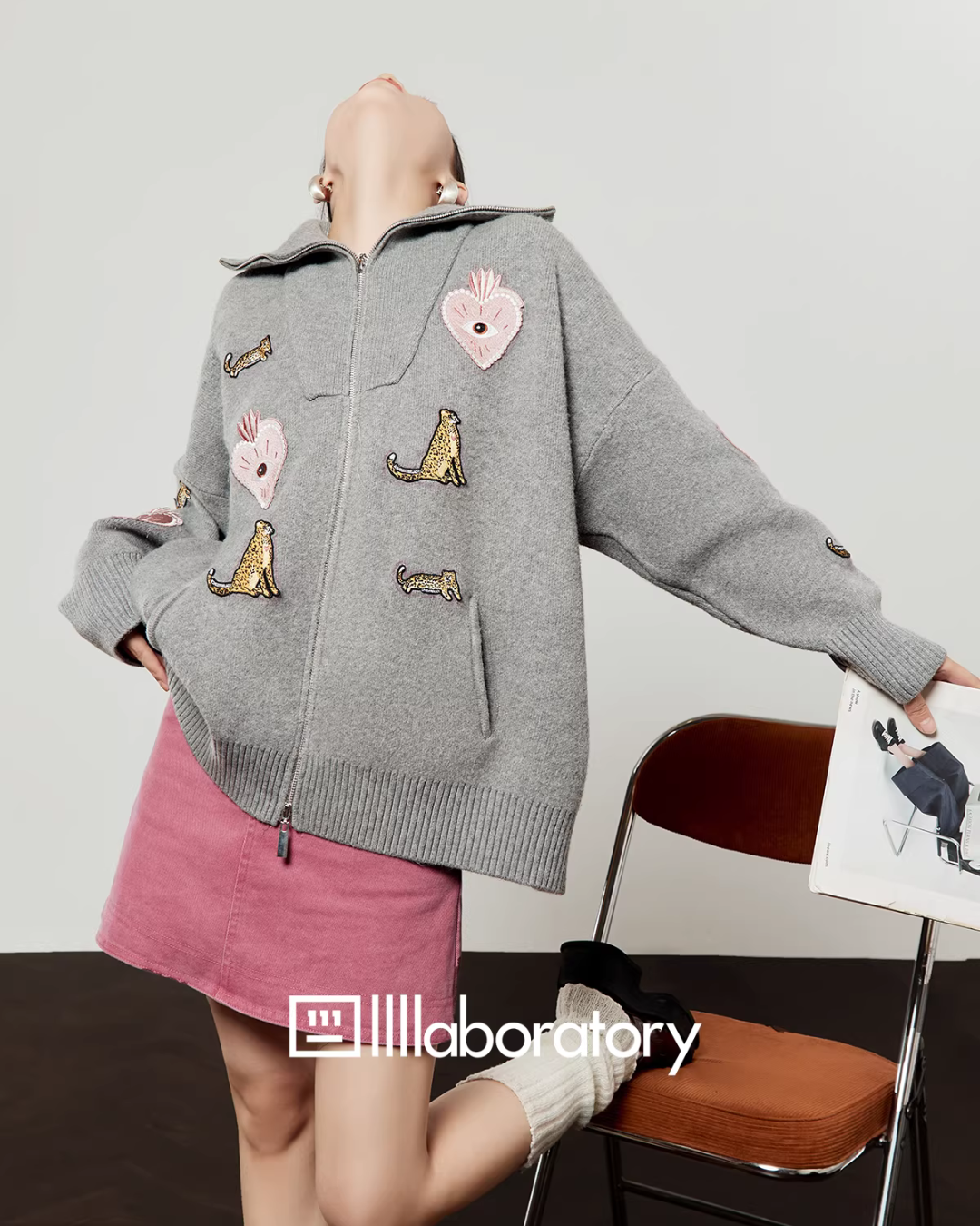 Polo Collar Embroidered Knit Cardigan / Pink Denim Skirt LLA0606