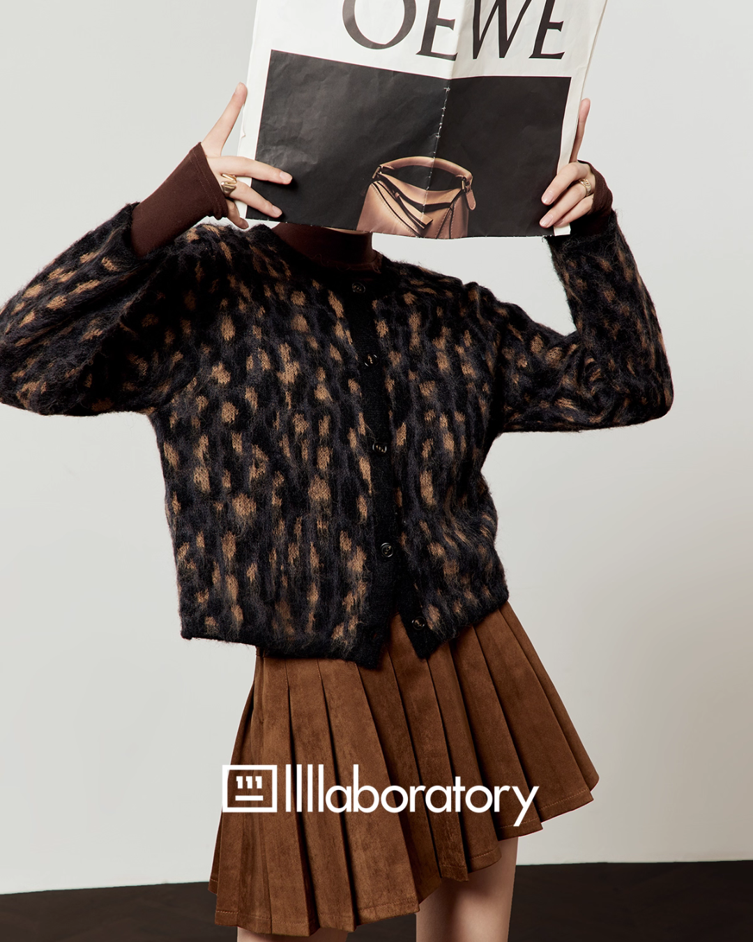 Leopard Round Neck Cardigan / Caramel Pleated Skirt LLA0553