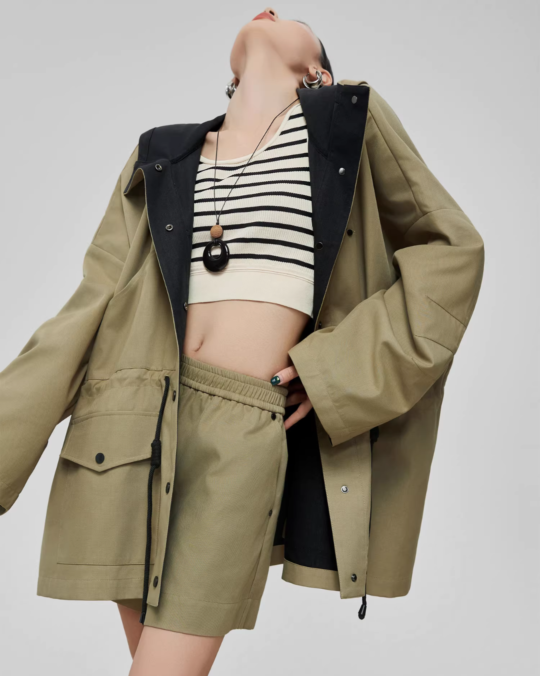 Wind Hooded Trench Coat / High-Waist Shorts FER0036