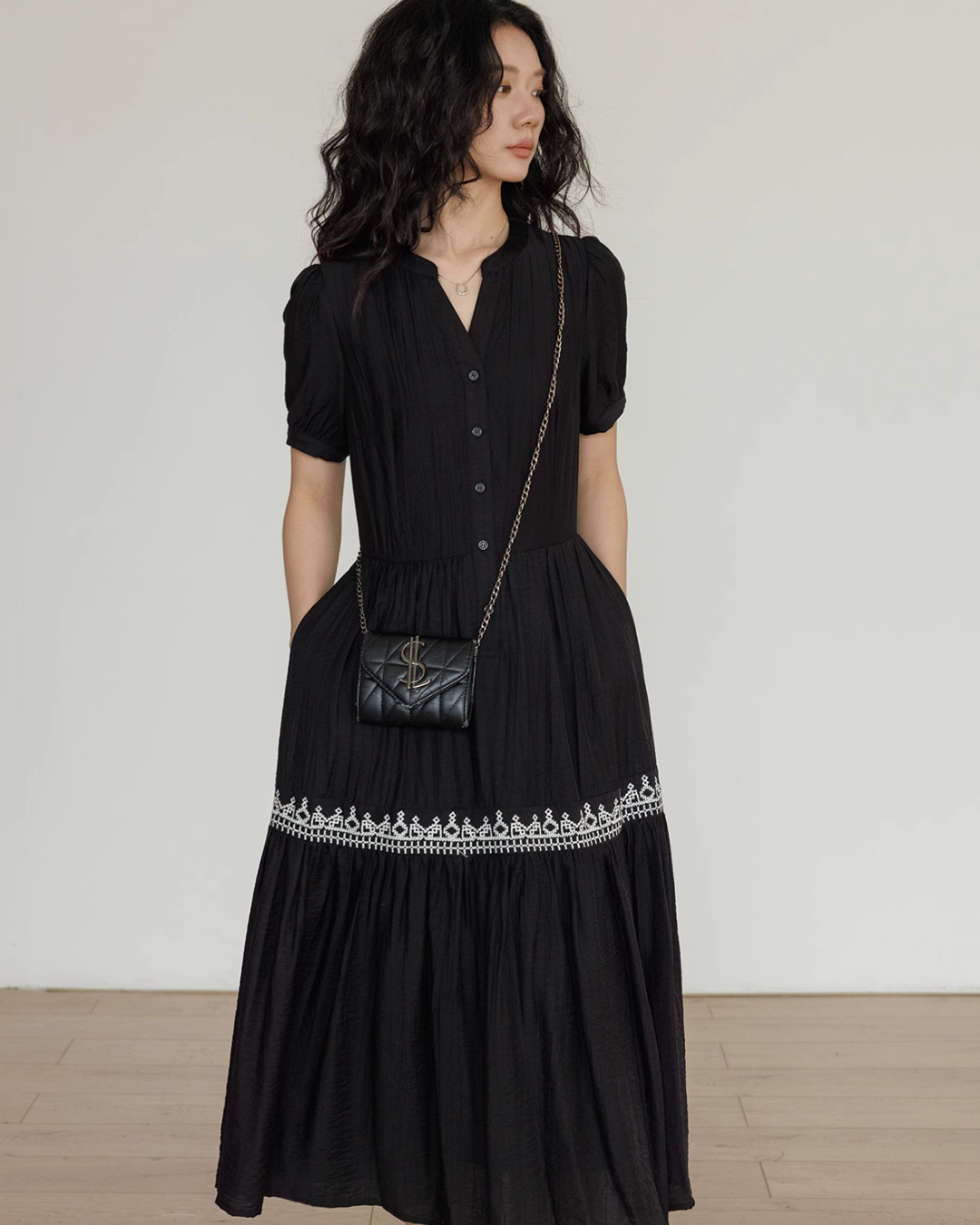 V-Neck Short Sleeved Black Dress VAS0095