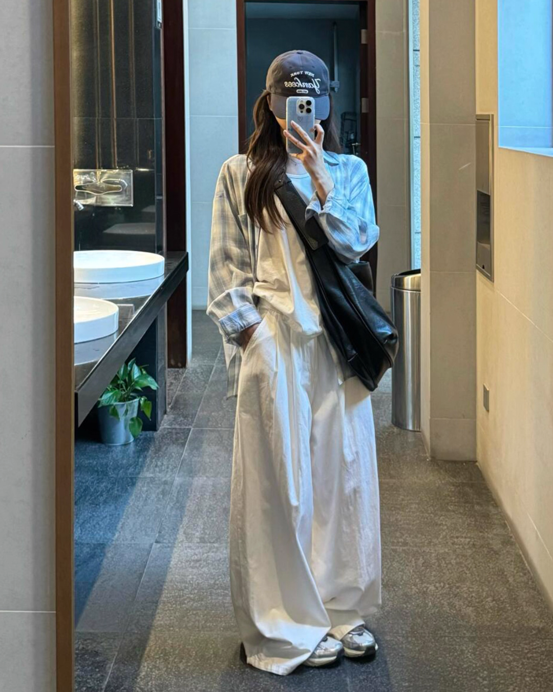 Leather Capacity Black Bag MAD0001