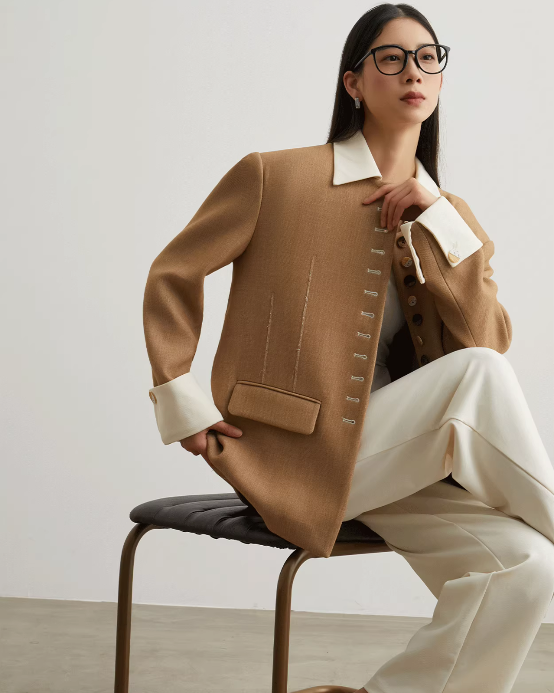 Button-Design Luxury Jacket / White Straight Pants SUY0029