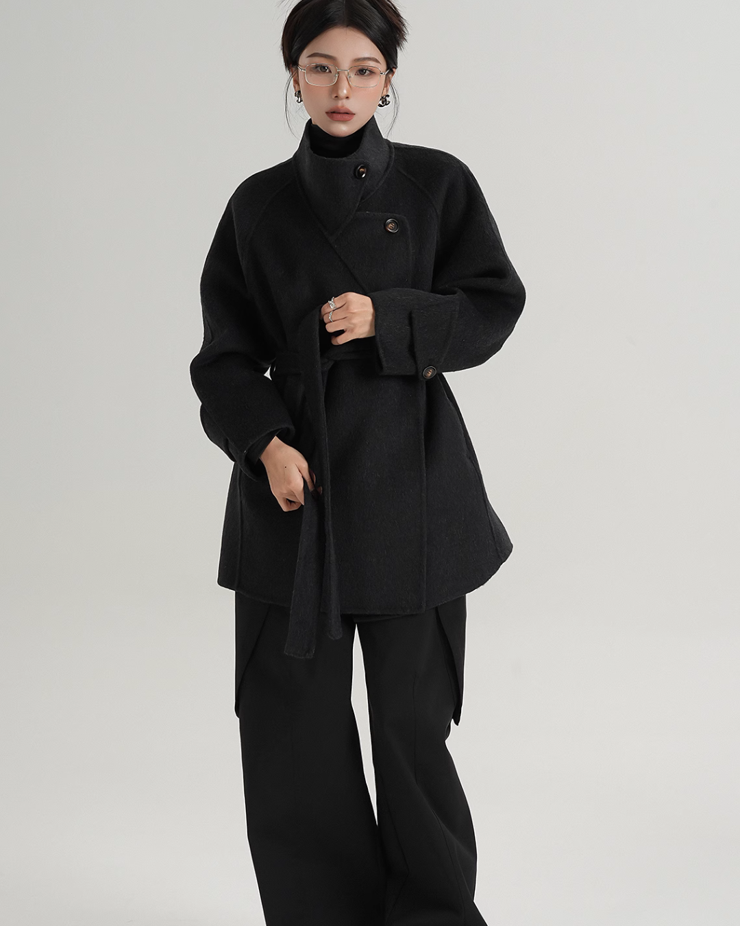 Half Turtleneck Black Coat SRS0320