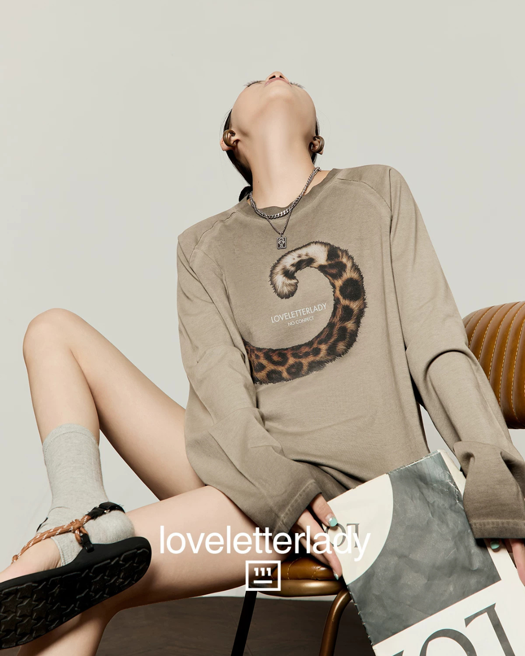 Vintage Printed Long-Sleeve T-Shirt / Leopard Skirt LLA0663