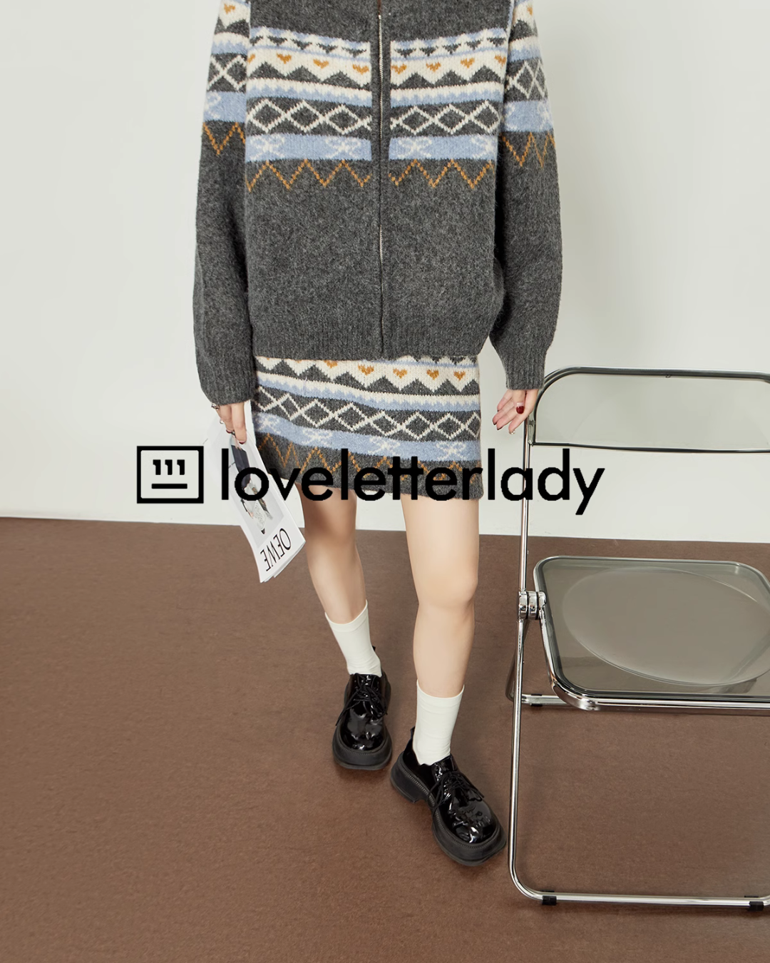 Round Neck Gray Knitted Cardigan / Mini Skirt LLA0401