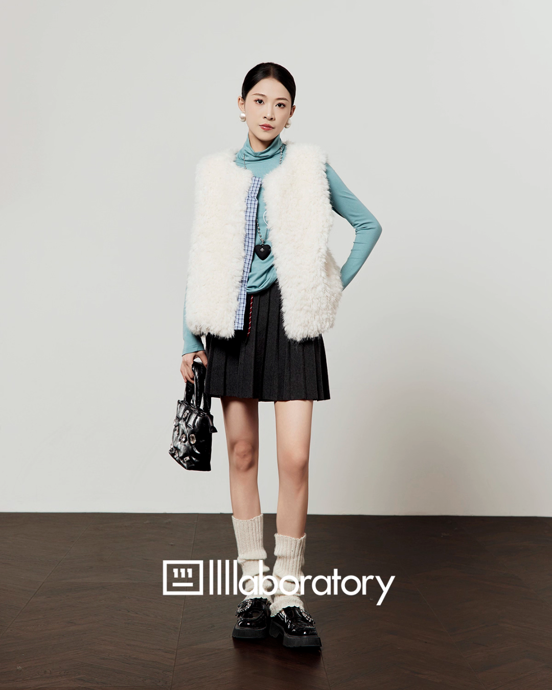 Fluffy Fur Vest / Pleated Skirt LLA0577