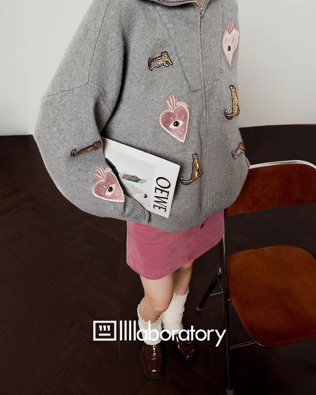 Polo Collar Embroidered Knit Cardigan / Pink Denim Skirt LLA0606