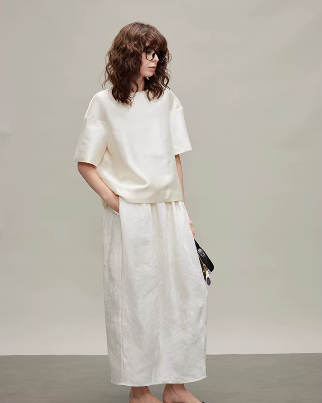 Silk Short-Sleeve Top / Silk Embroidered Half Skirt TEO0009