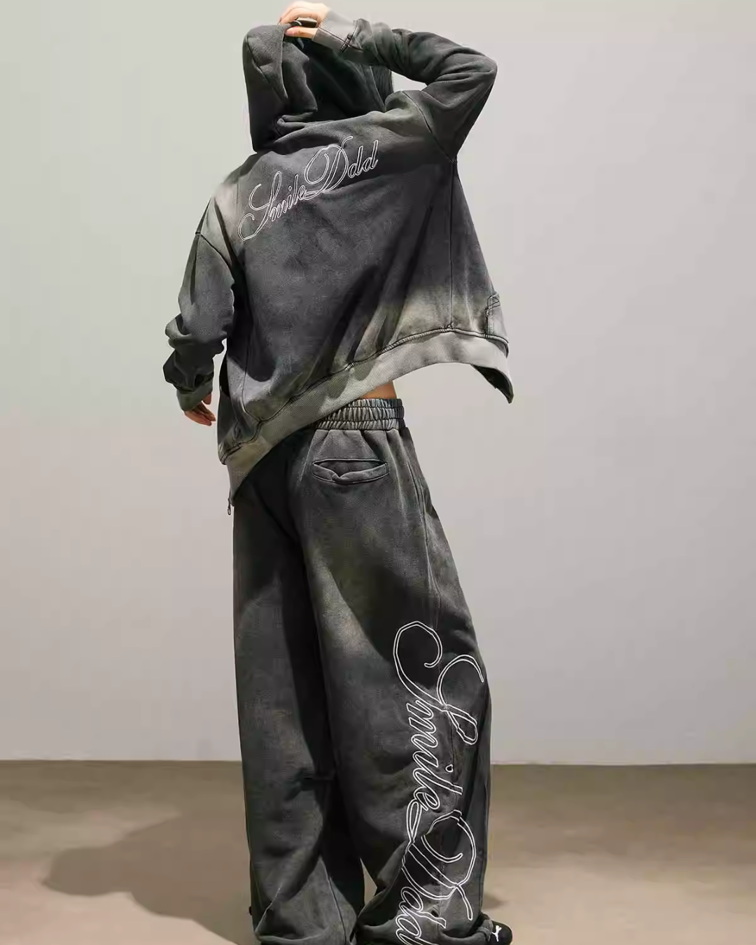 Washed Black Zip Hoodie / Wide Pants SMD0005