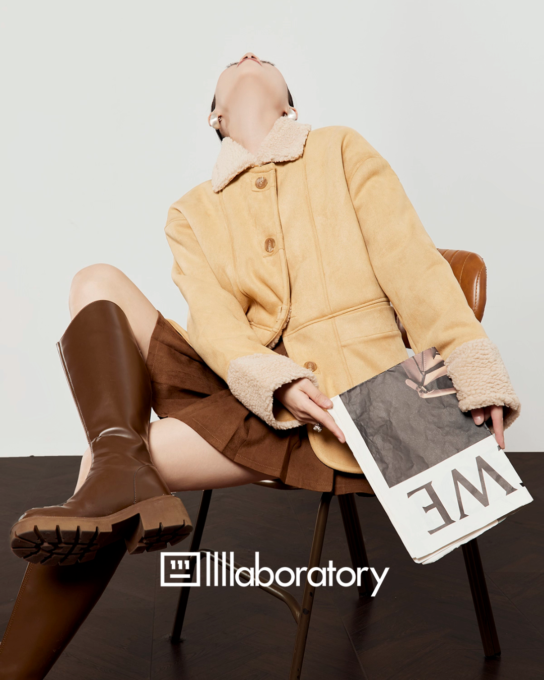 Boa Collar Jacket/Brown Pleated Skirt LLA0555
