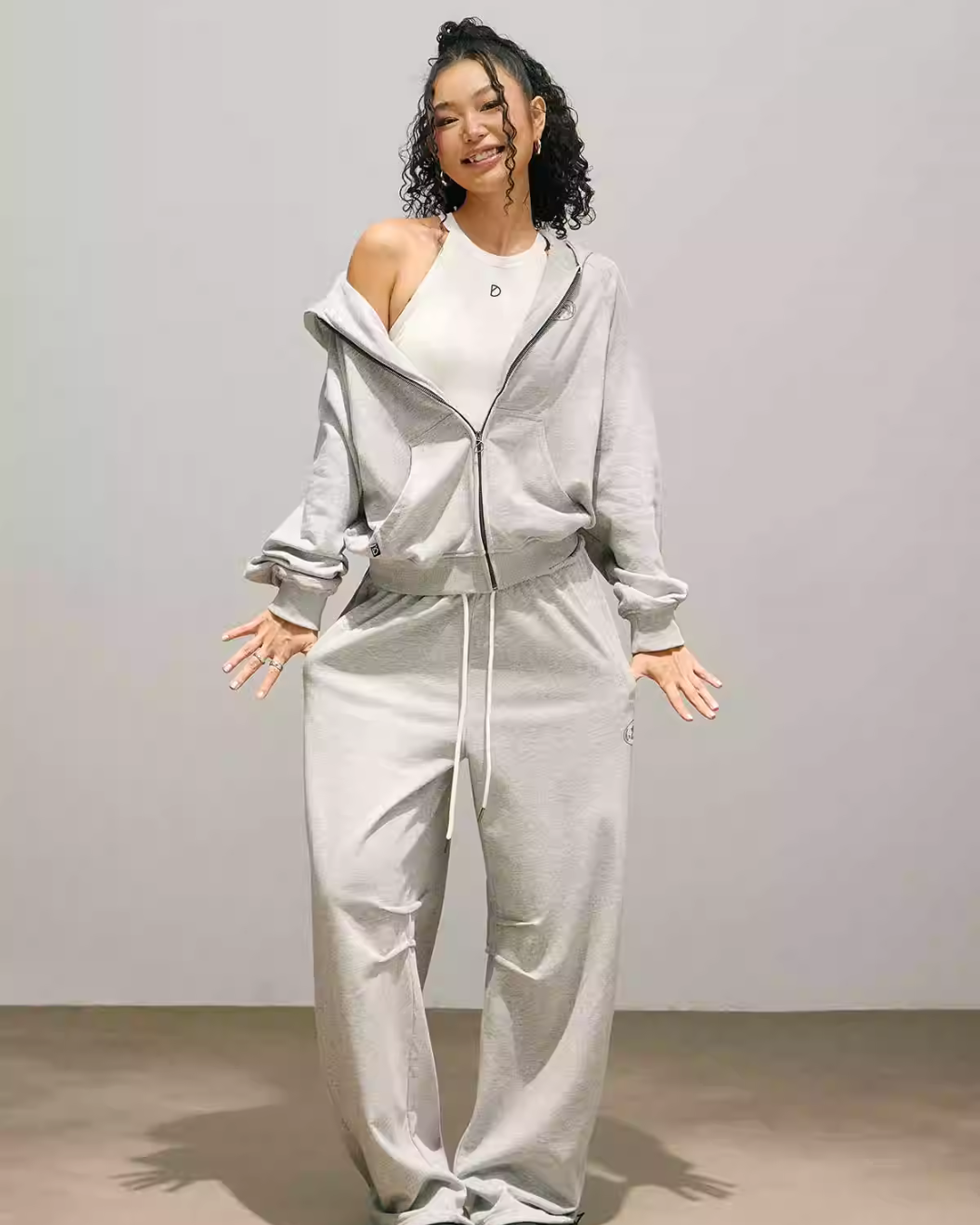 Back Logo Zip Hoodie / Sweatpants SMD0010