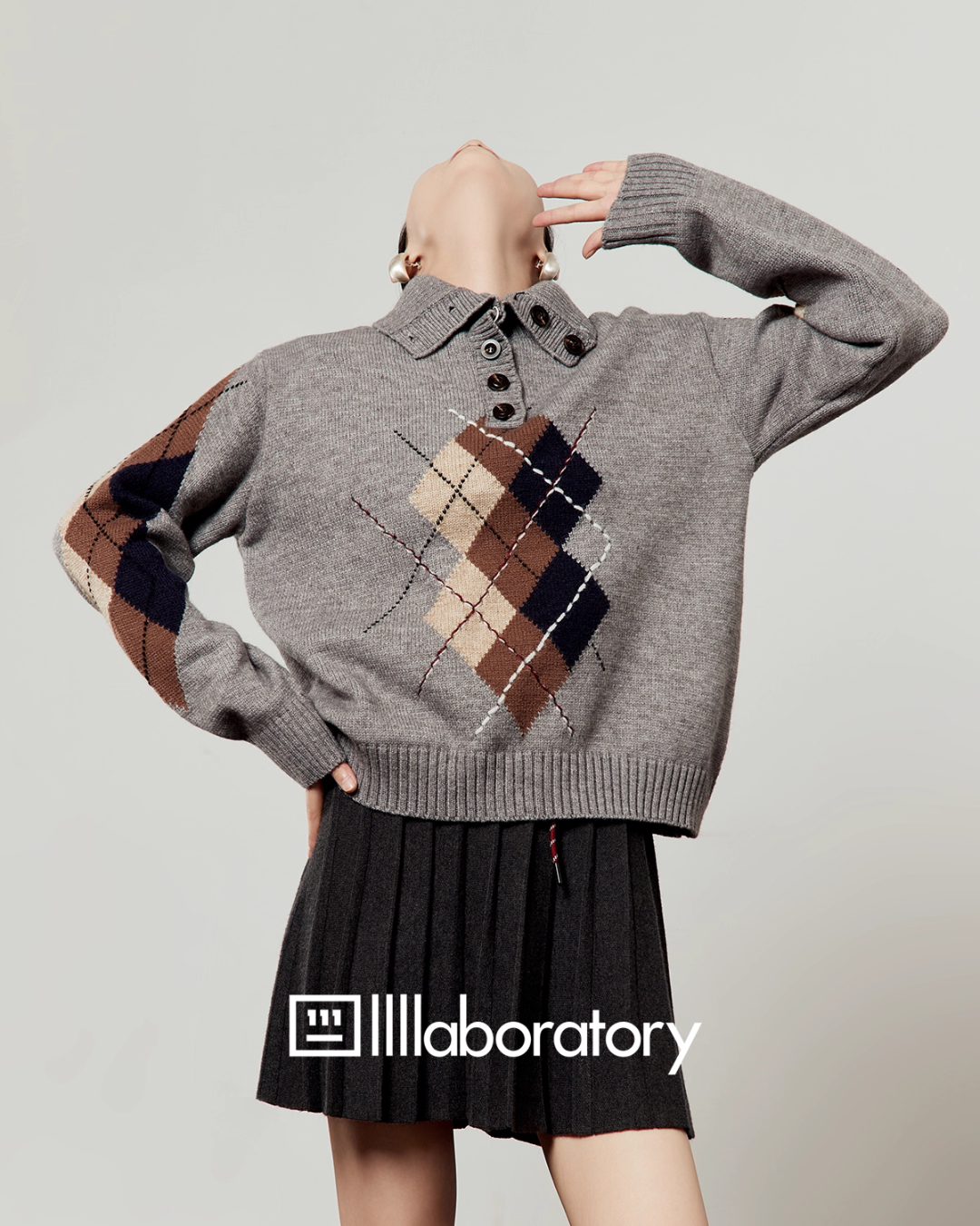 Argyle Knit Top / Navy Pleated Skirt LLA0560
