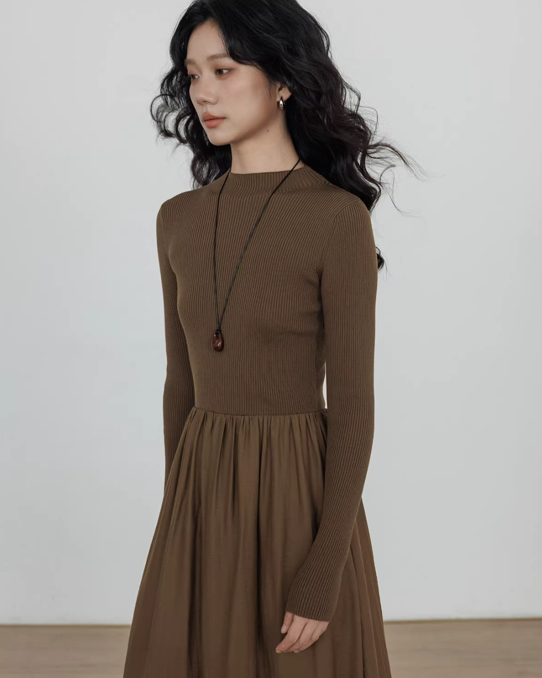 Mock Neck Top Docking Flare Skirt VAS0183