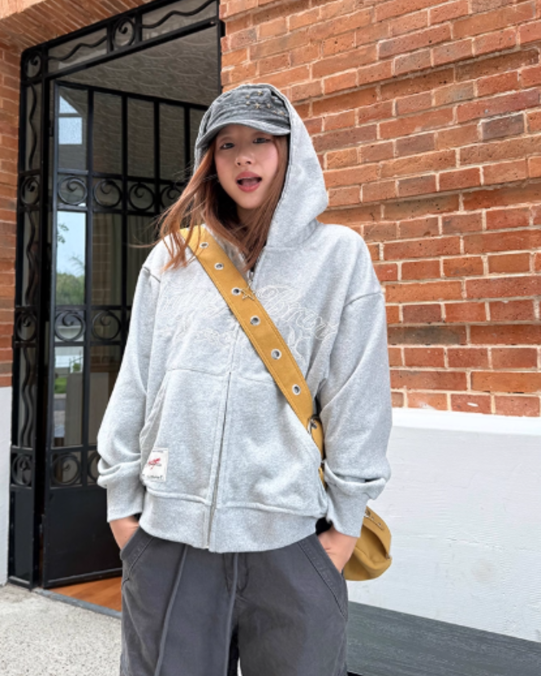 Logo Embroidered Zip-Up Hoodie CYE0057
