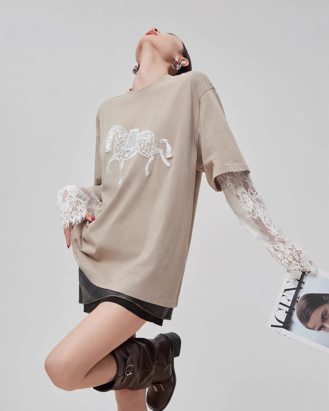 Horse Motif Lace Sleeves FER0034