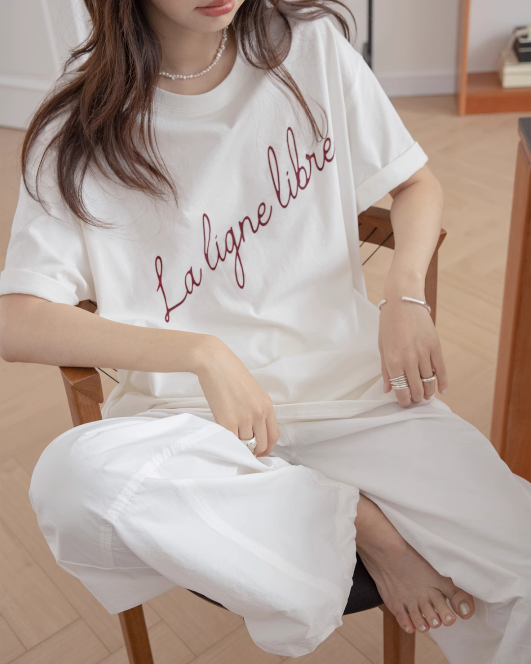 Cursive Logo Loose T-Shirt VNS0008