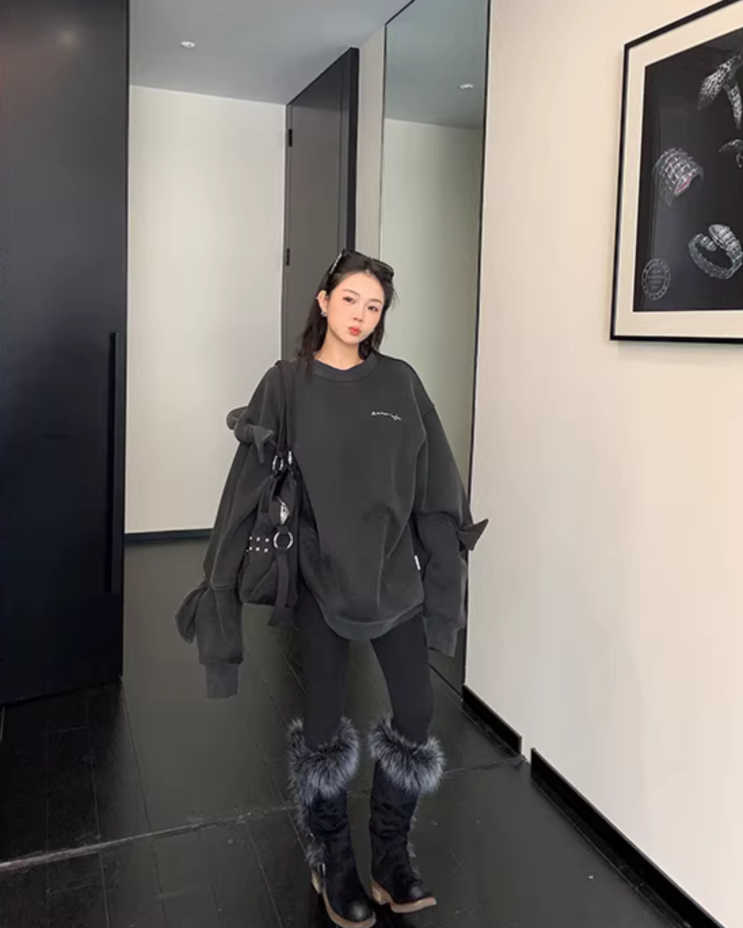 Bowknot Design Round Neck Sweatshirt YLS1018