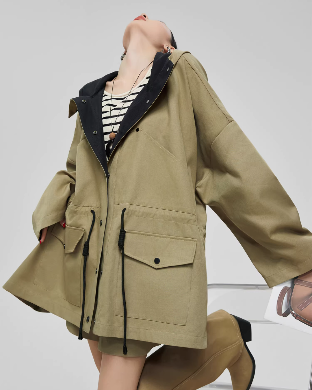 Wind Hooded Trench Coat / High-Waist Shorts FER0036