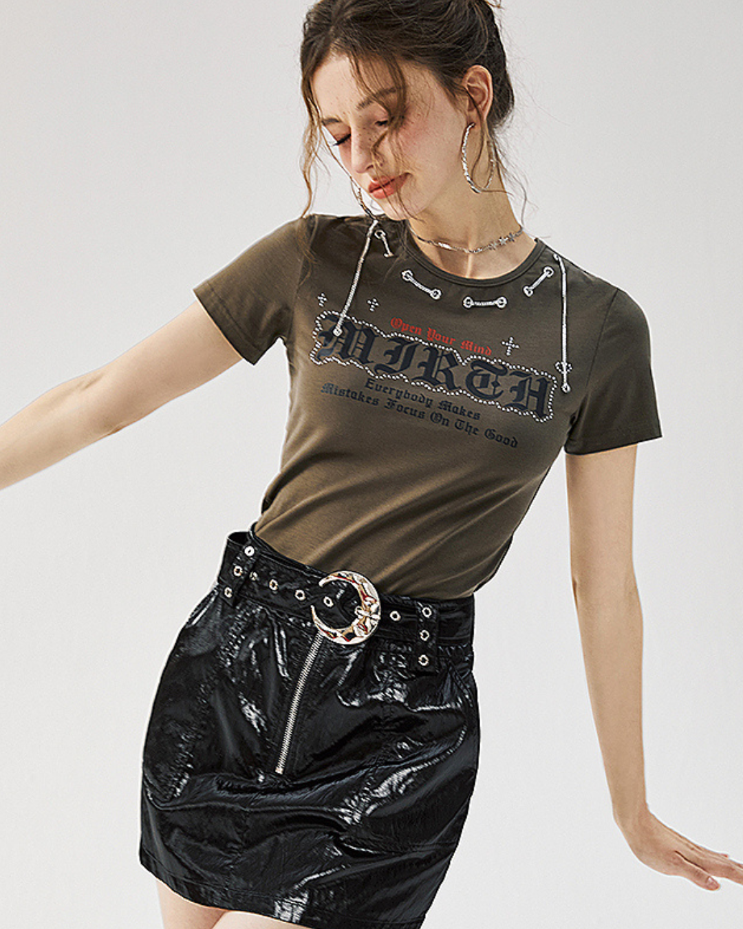 Metal Chain Round Neck T-Shirt IMO0089