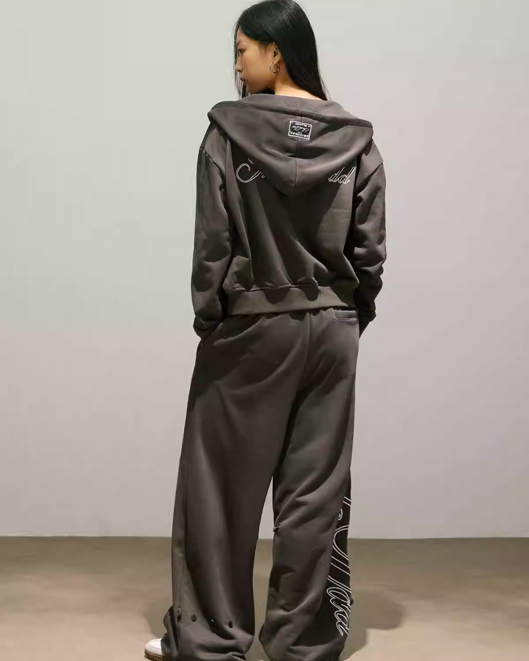 Logo Street Zip Hoodie / Sweatpants  SMD0008