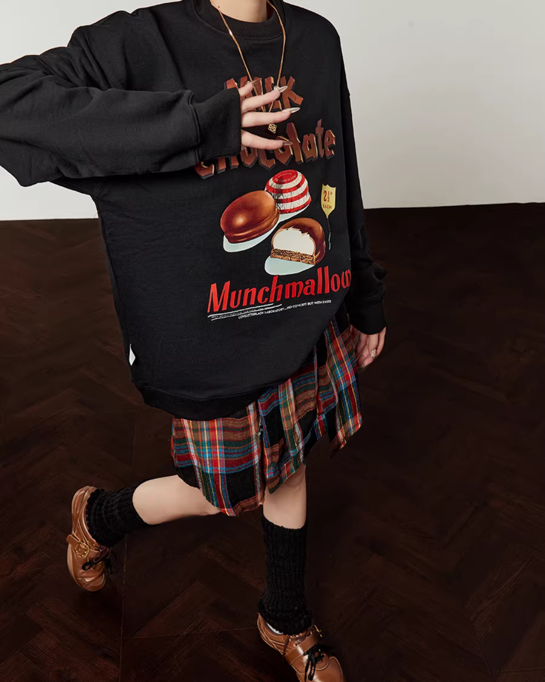 Chocolate Print Sweatshirt / Checkered Skirt LLA0641