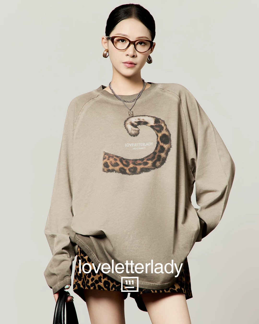 Vintage Printed Long-Sleeve T-Shirt / Leopard Skirt LLA0663