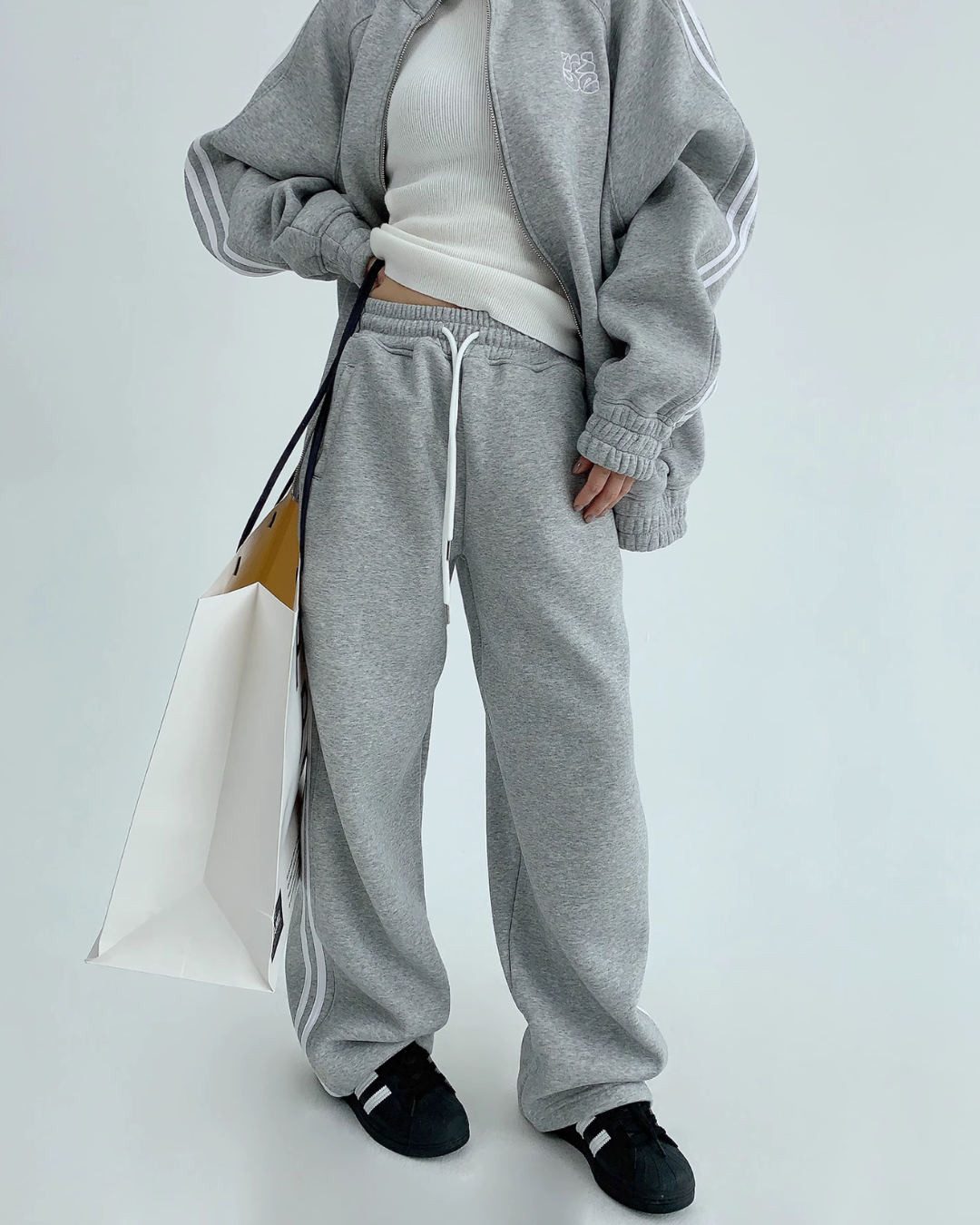 Sideline Stand Neck Jacket / Wide Sweatpants YLS0536