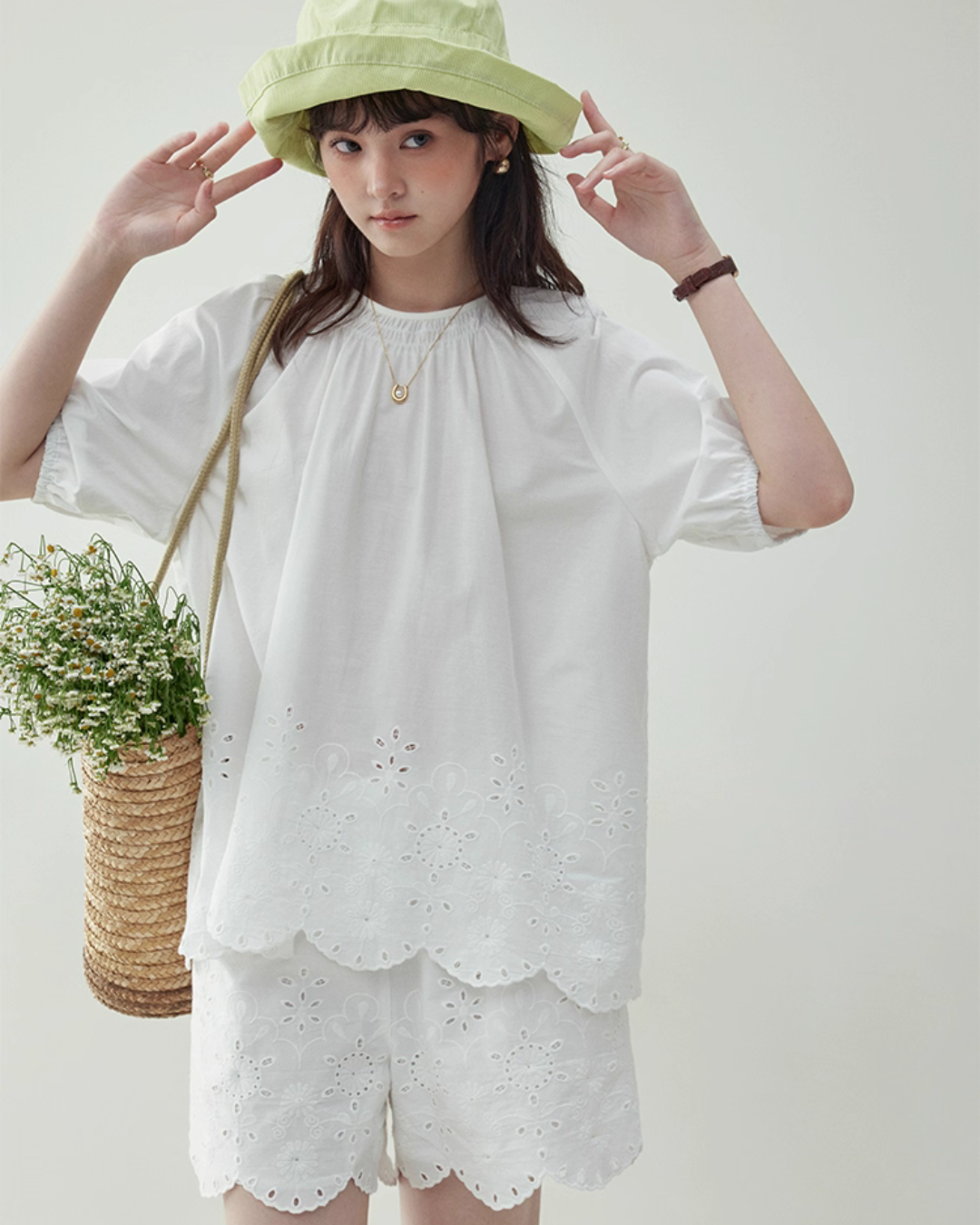 Scalloped Embroidery Lace Blouse / Shorts AMU0028