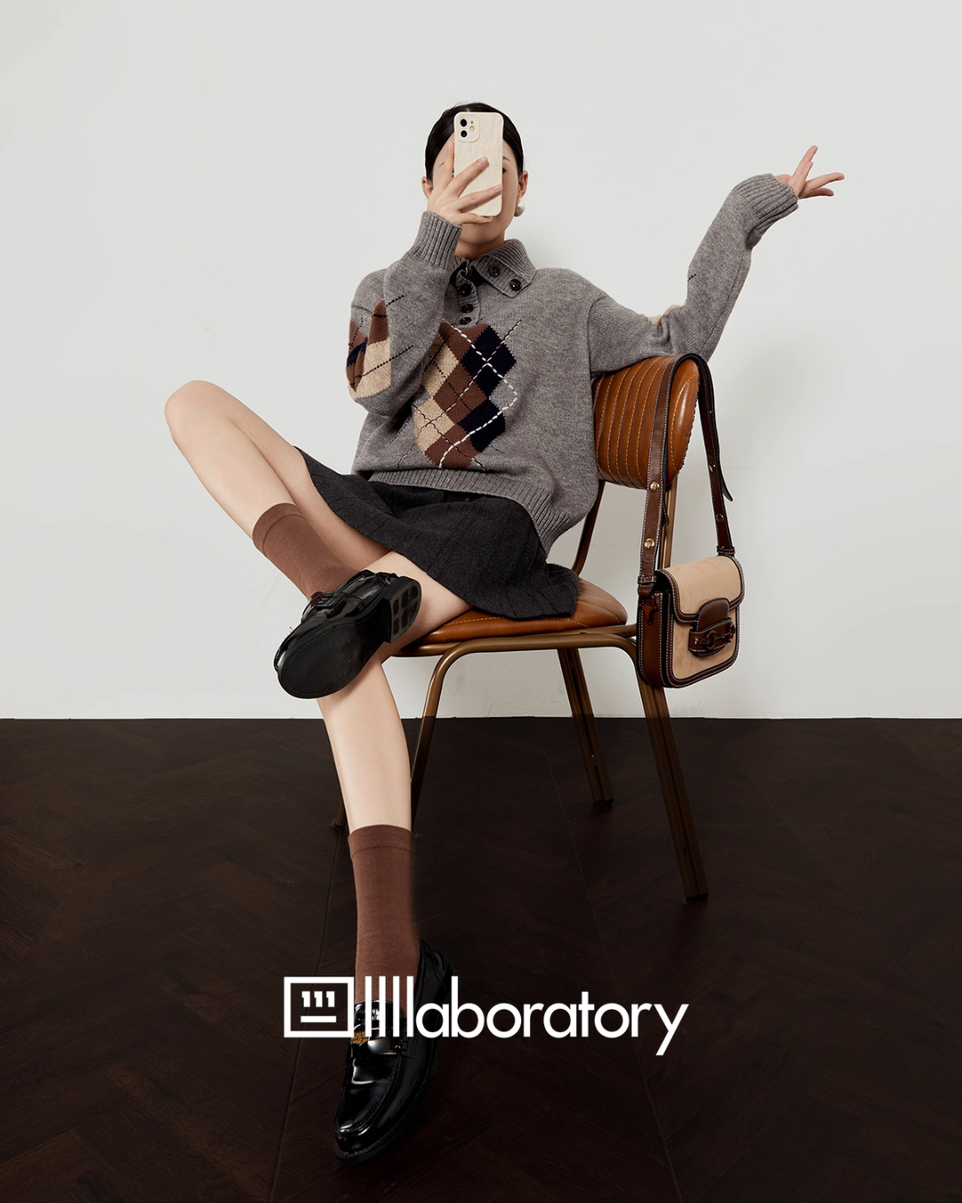 Argyle Knit Top / Navy Pleated Skirt LLA0560