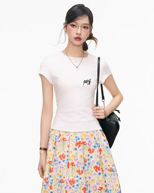 Floral Print Skirt / White T-Shirt WEO0030