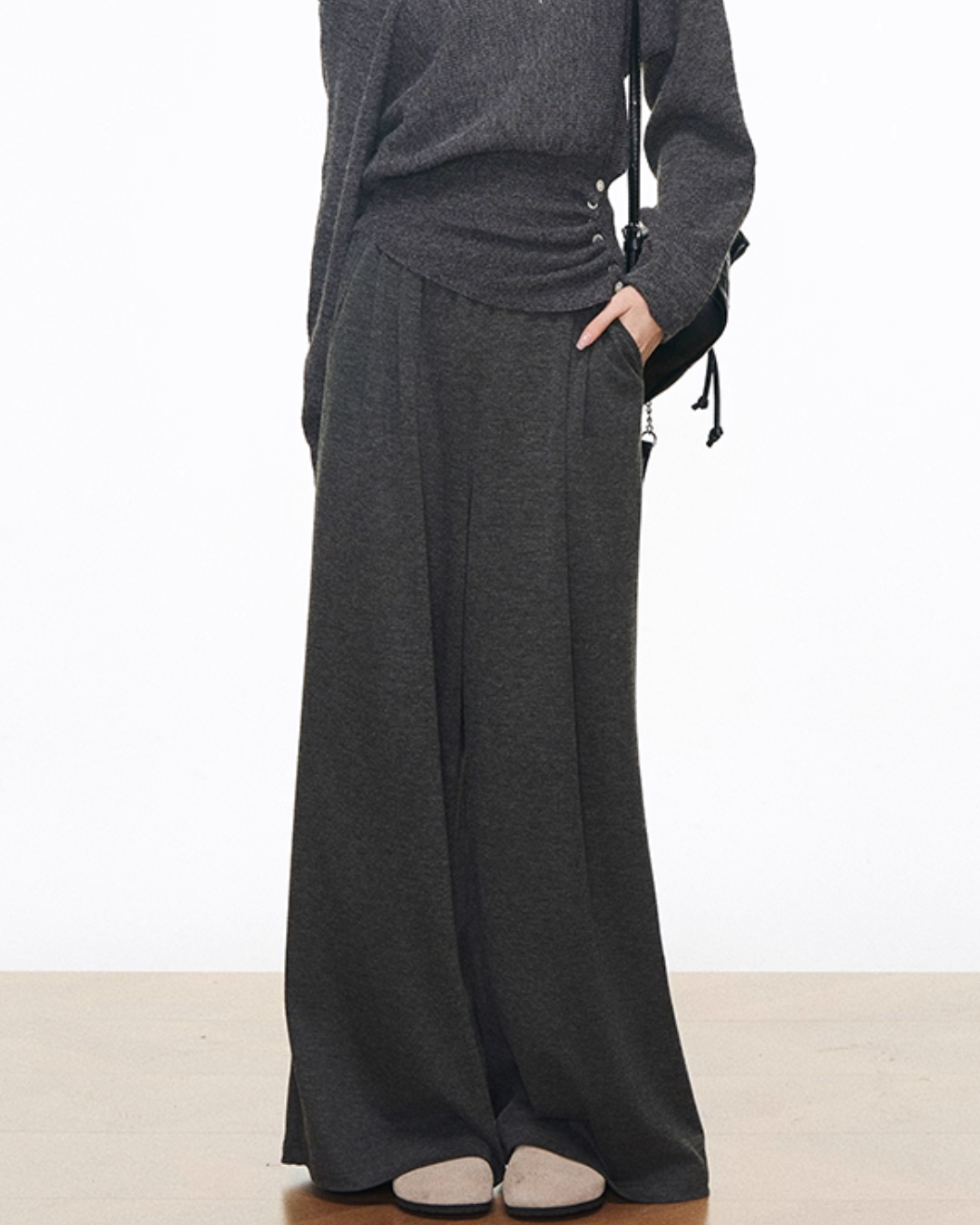One-Shoulder Long-Sleeve Top / Wide Pants / Relaxed Long Skirt WEO0071