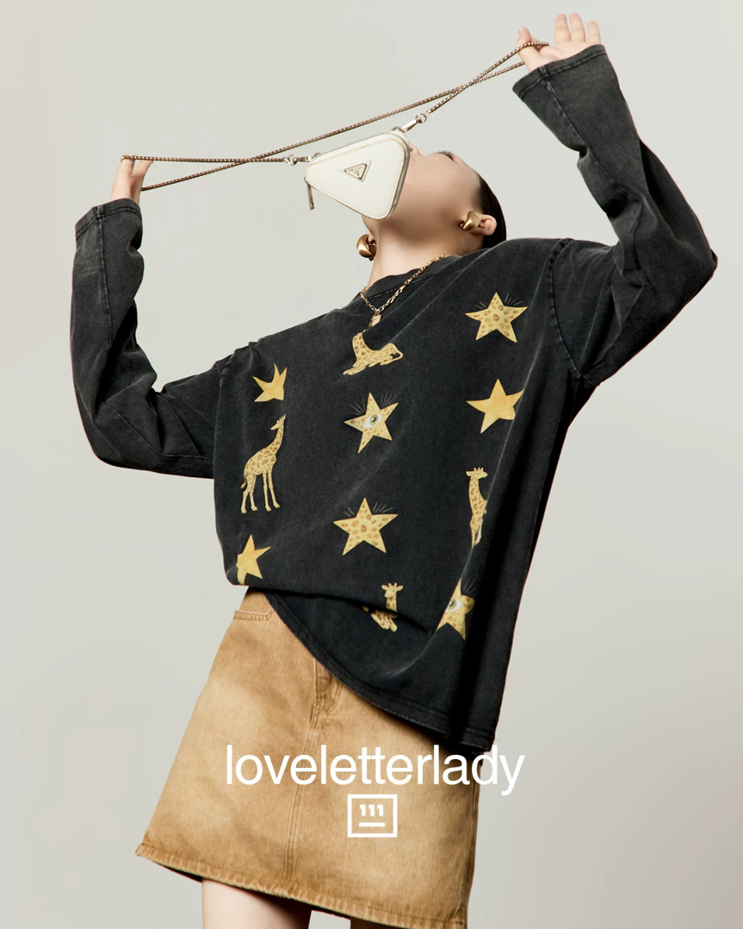 Black Star Print Loose T-Shirt / Denim Mini Skirt LLA0662