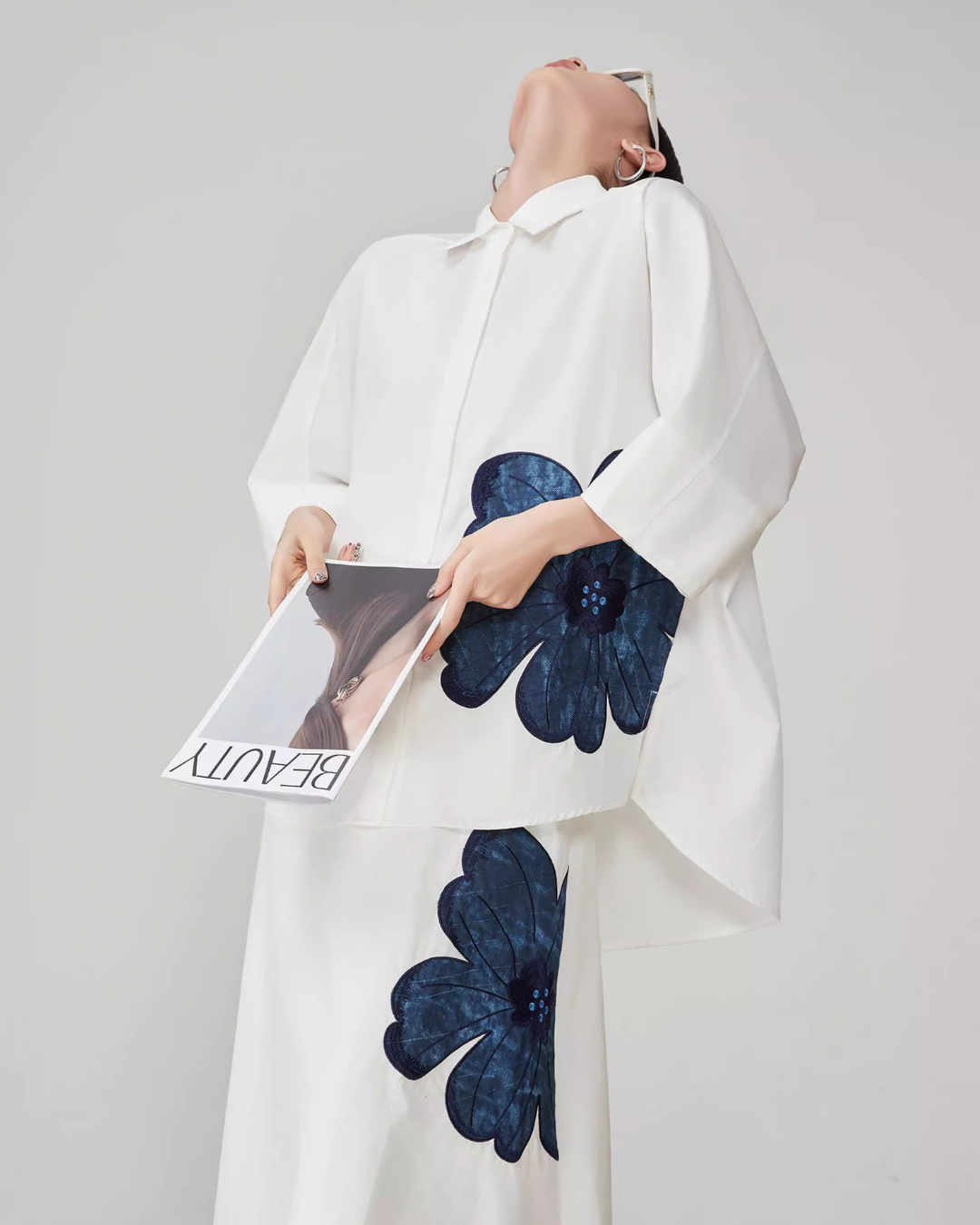 Appliqué Off-White Shirt / Half-Length Skirt FER0117
