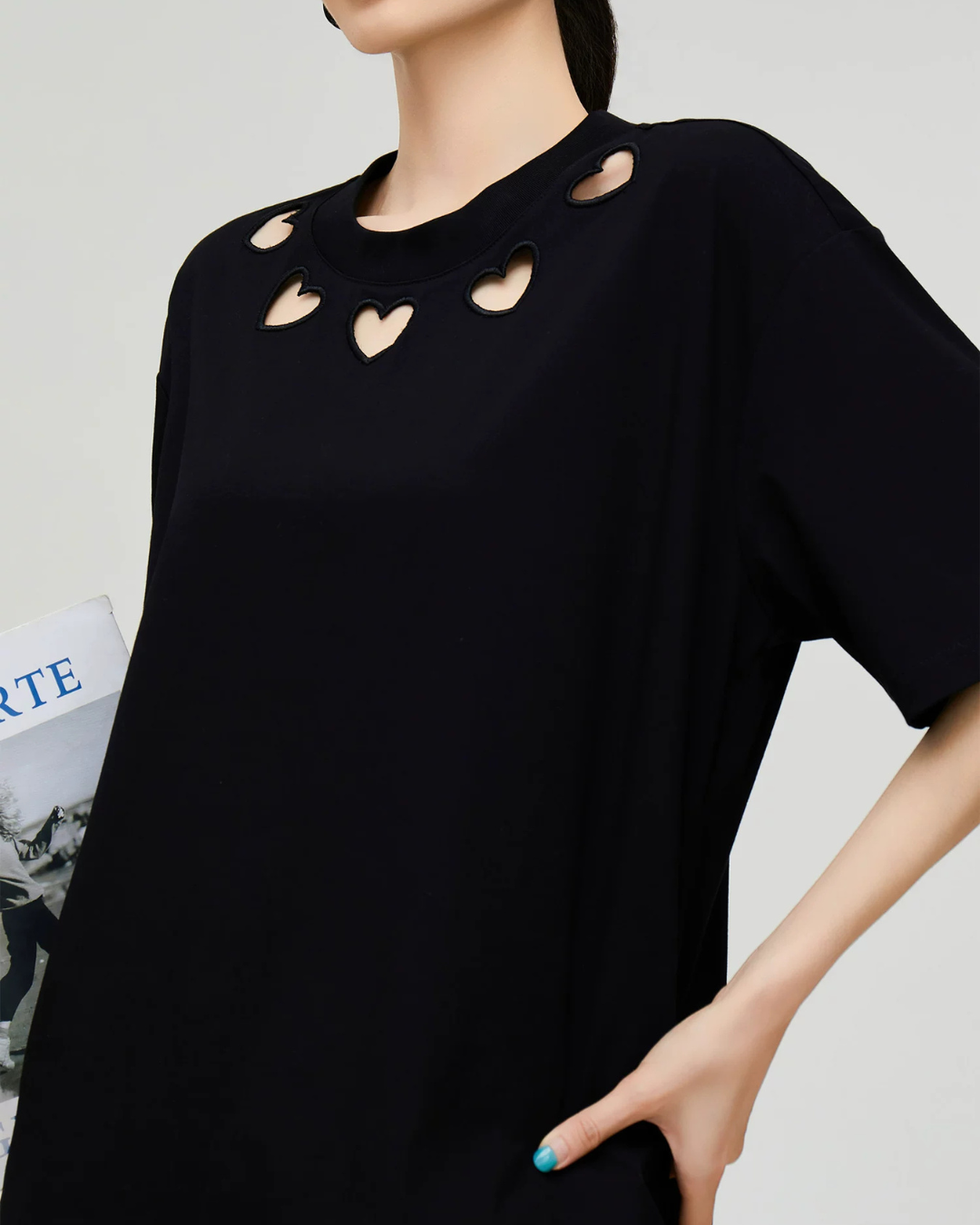 Heart Cutout Short Sleeve T-Shirt FER0316