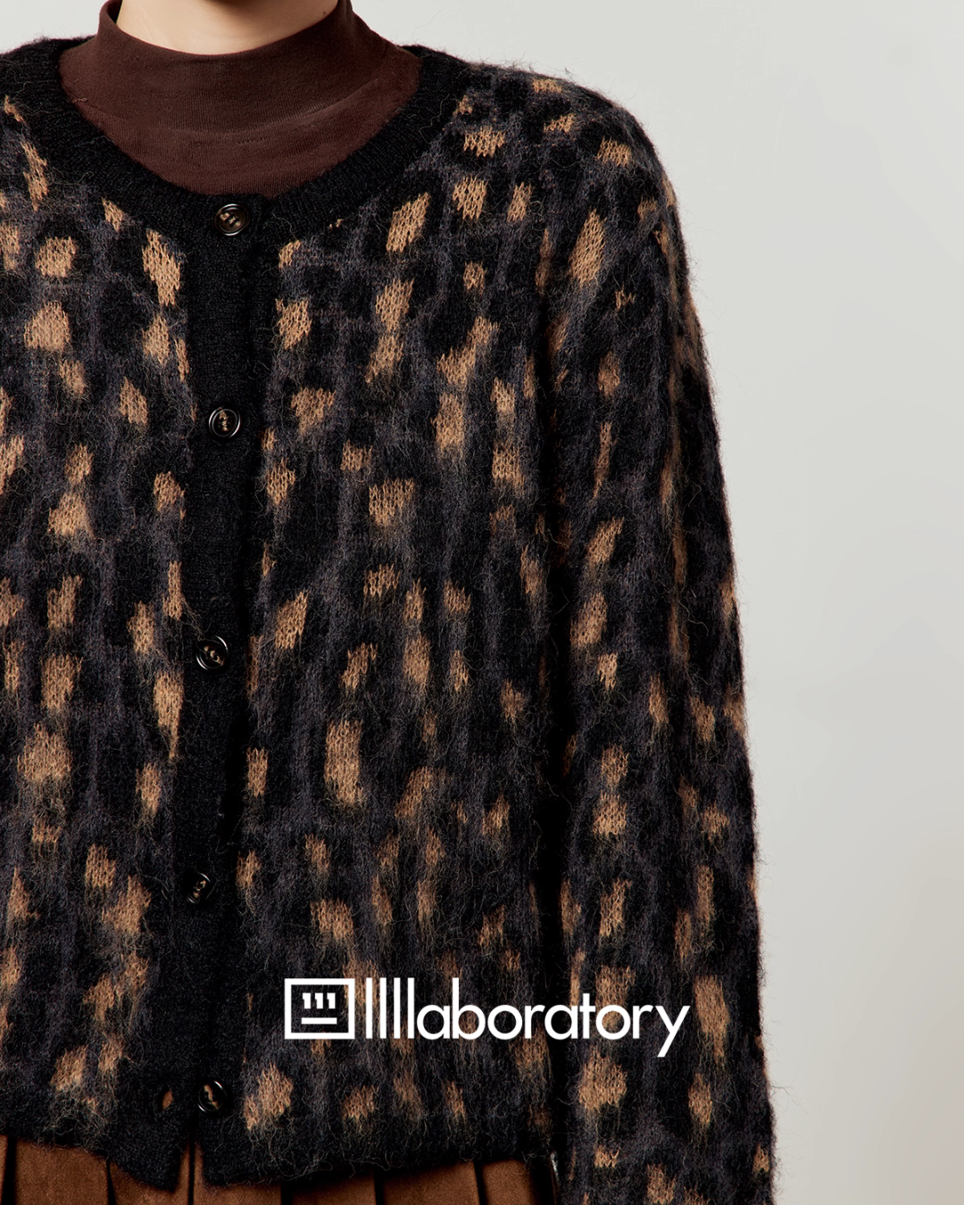 Leopard Round Neck Cardigan / Caramel Pleated Skirt LLA0553
