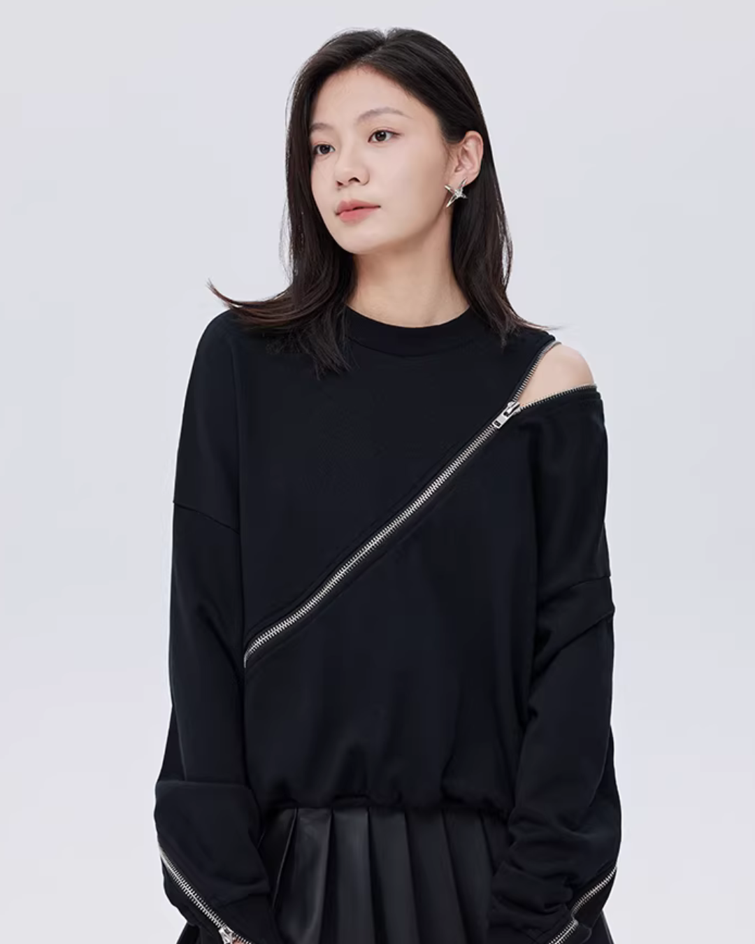 Diagonal Zip Design Long-Sleeve Top SHN0023