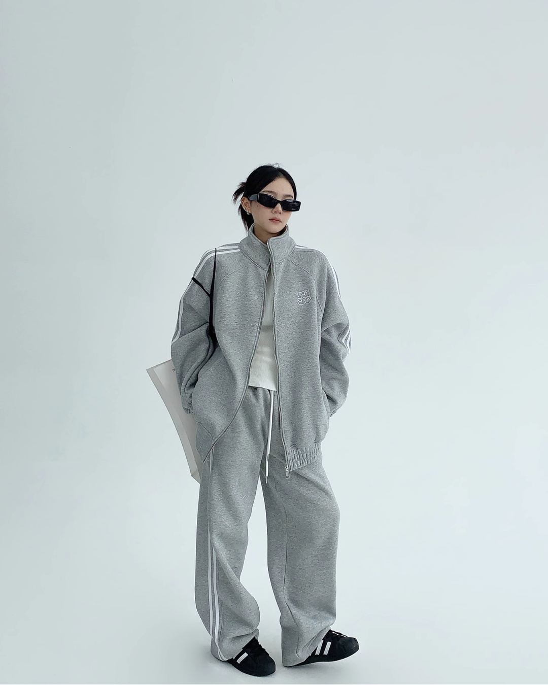 Sideline Stand Neck Jacket / Wide Sweatpants YLS0536