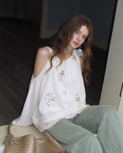 Off-Shoulder Floral Embroidered Top USY0001