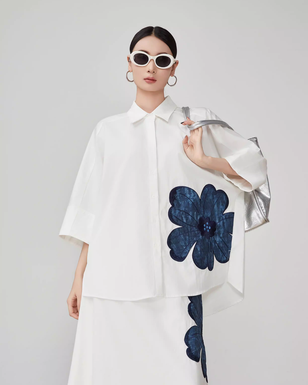 Appliqué Off-White Shirt / Half-Length Skirt FER0117