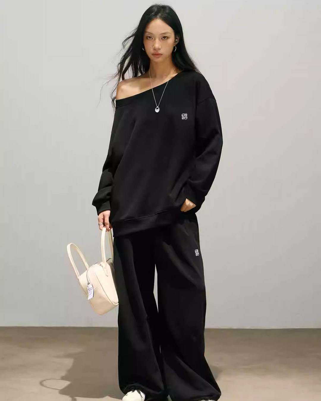 One Point Logo One-Shoulder Top / Wide Pants SMD0004