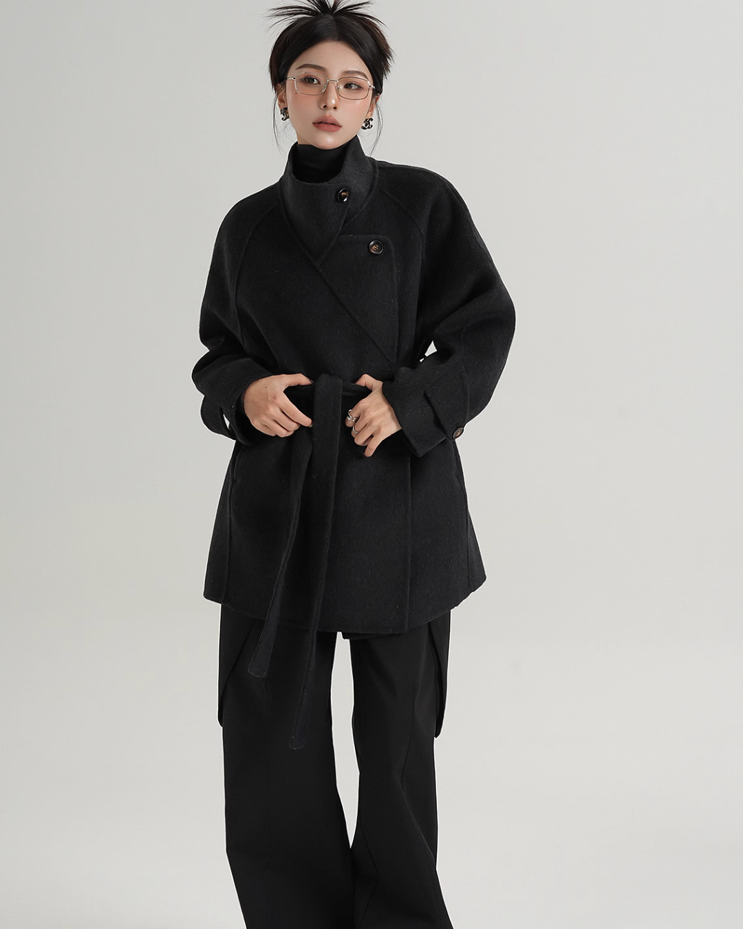 Half Turtleneck Black Coat SRS0320