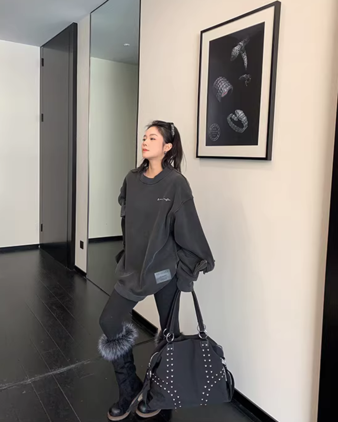 Bowknot Design Round Neck Sweatshirt YLS1018