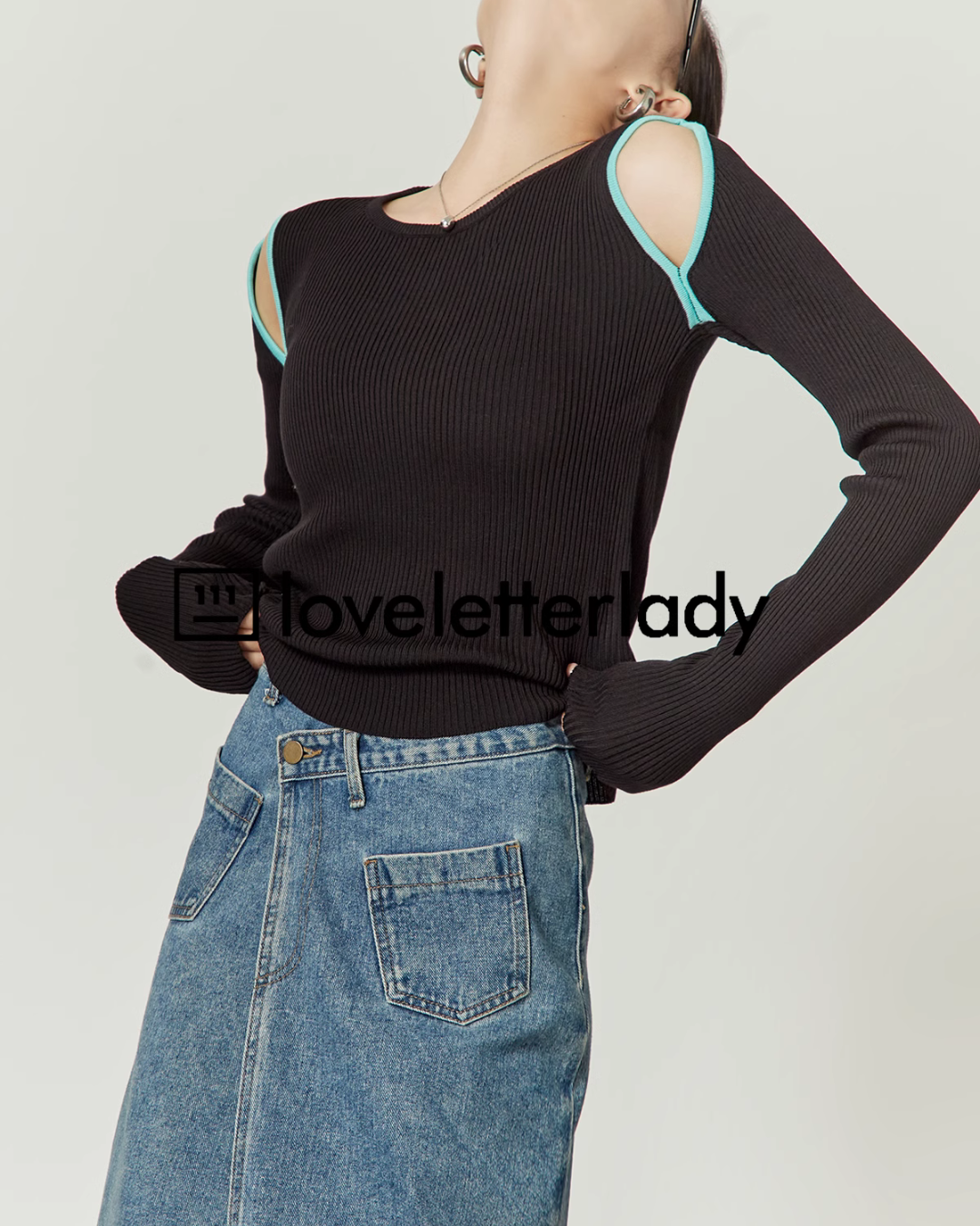 Cutout Slim Long Sleeved Knit LLA0364