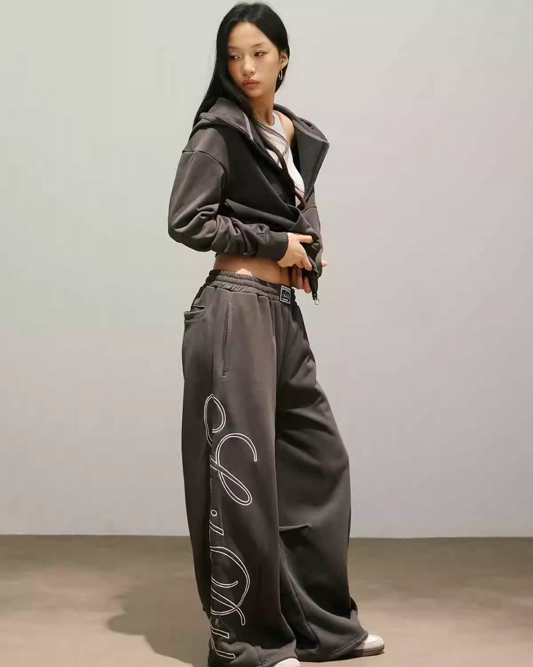 Logo Street Zip Hoodie / Sweatpants  SMD0008