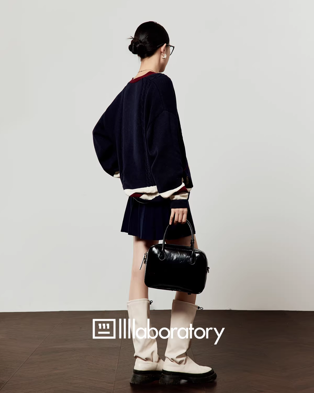 V-Neck Knit Cardigan/A-Line Mini Skirt LLA0579