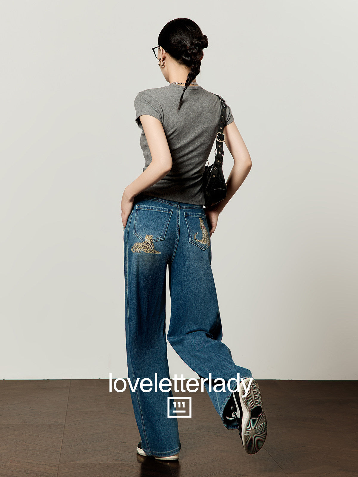 Tight Short-Sleeve T-Shirt / Pocket Print Denim Pants LLA0667