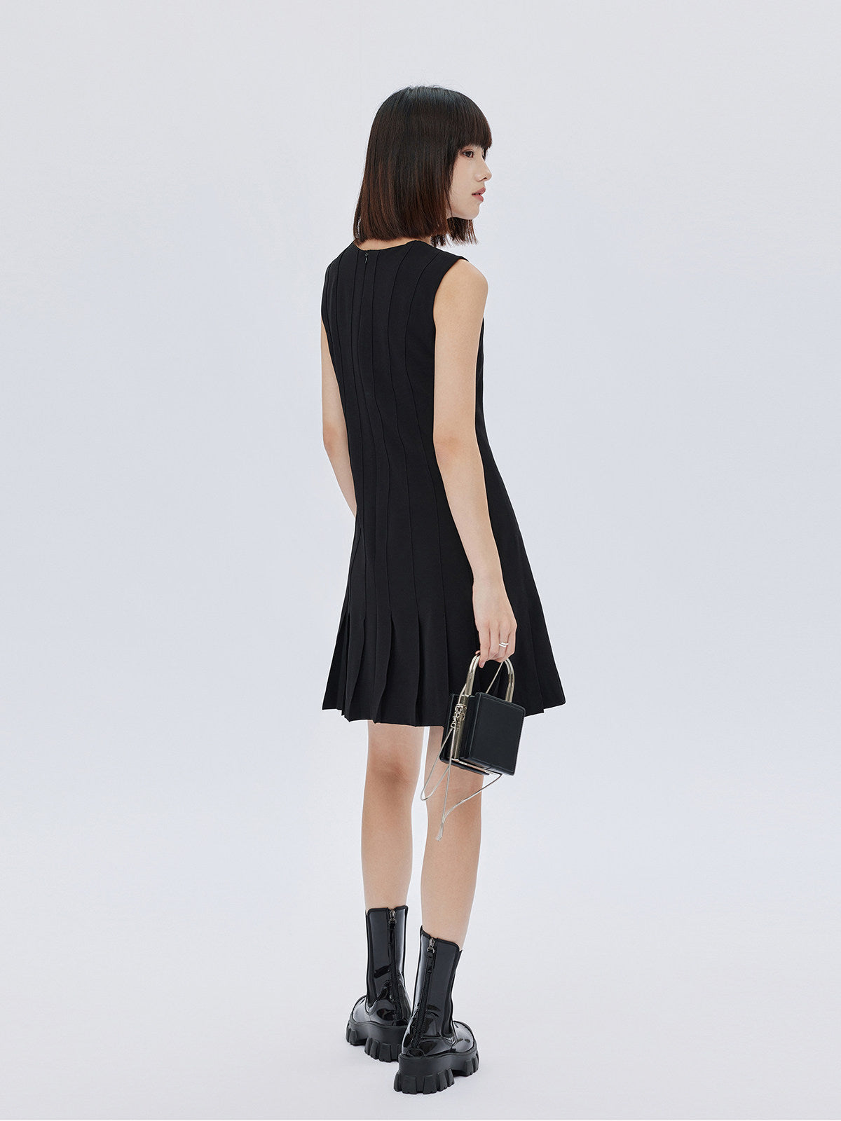 Round Neck Sleeveless Dress SHN0050