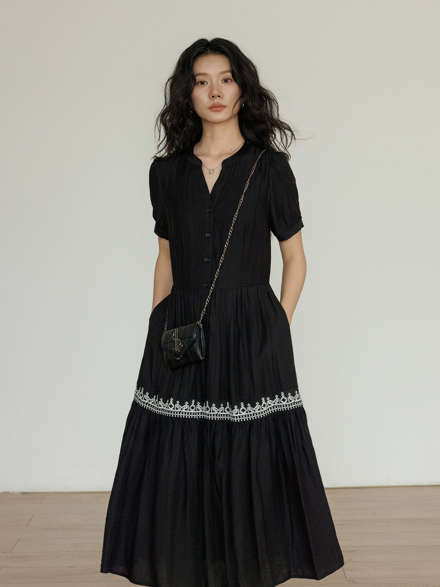 V-Neck Short Sleeved Black Dress VAS0095