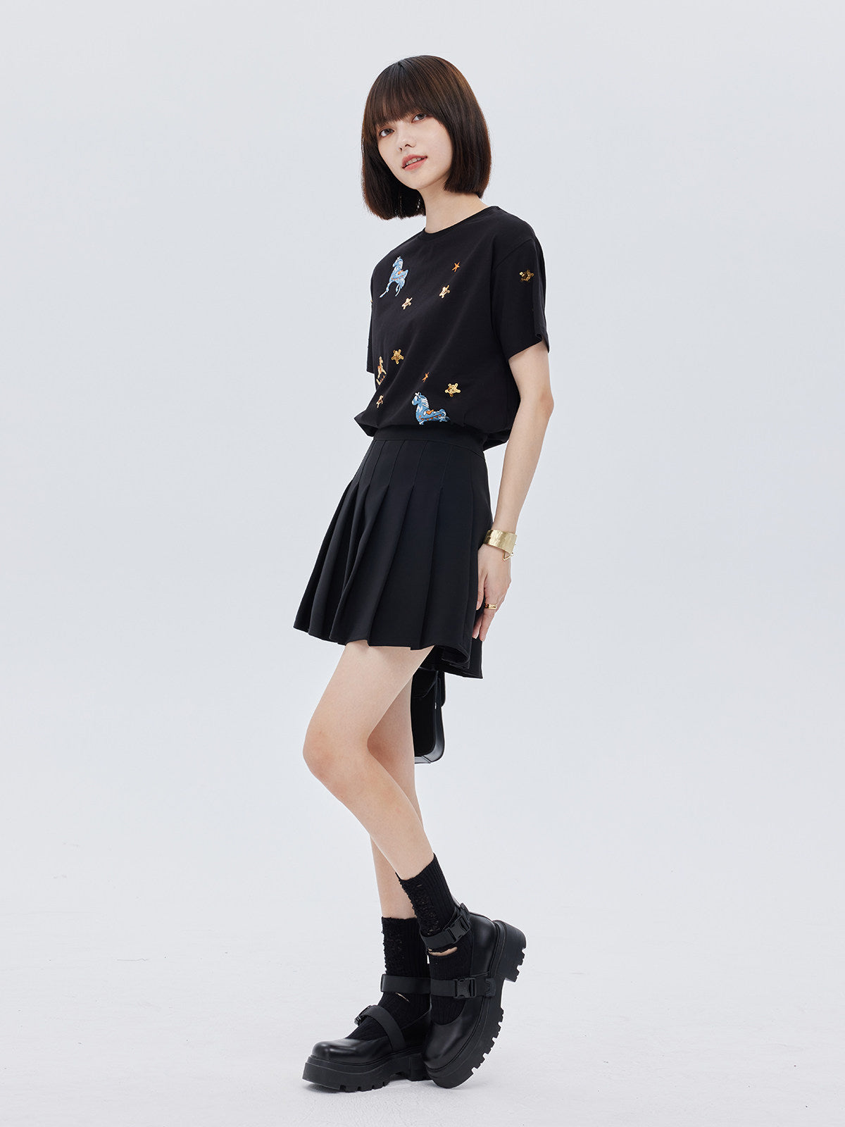 Embroidered Short-Sleeve T-Shirt SHN0004